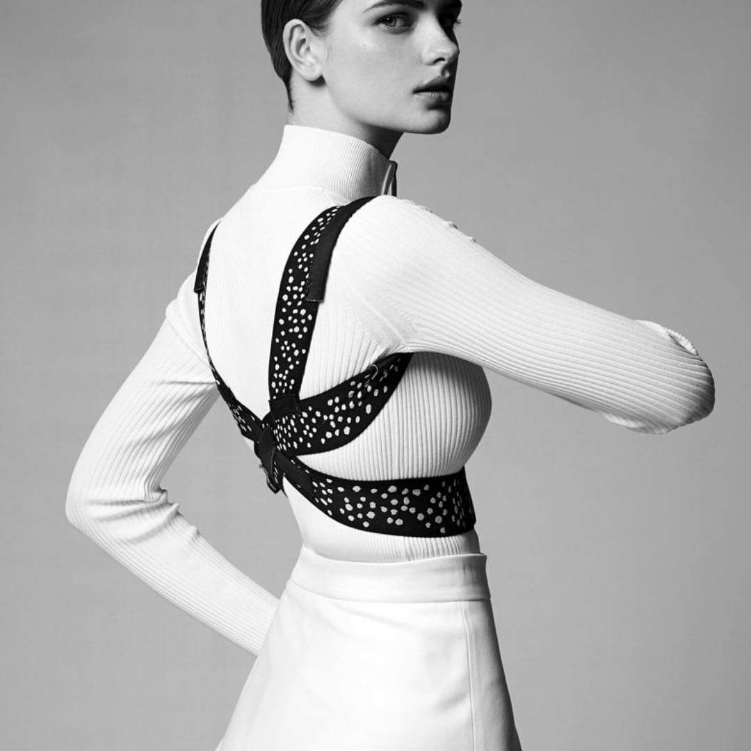 1 ιμάντας πλάτης + 2 ζευγάρια Κάλτσες Τεχνολογίας Συμπίεσης